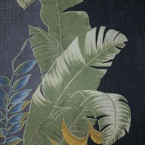 Vntg TOMMY BAHAMA Hawaiian Men's Silk Shirt XL Blue Leaves On Gray